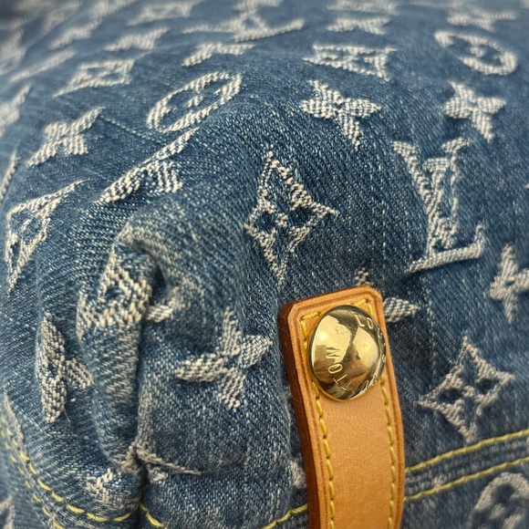 LOUIS VUITTON DENIM BAGGY GM SHOULDER BAG - Picture 9 of 13